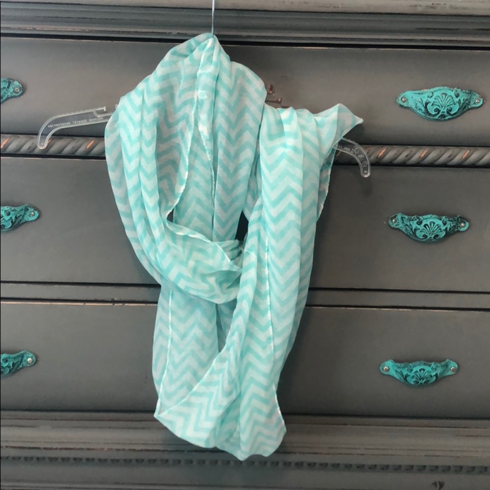 Trendy Chevron stripe scarf!